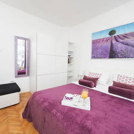 Apartment Paradise *