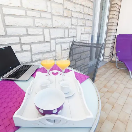 Paradise Apartment *