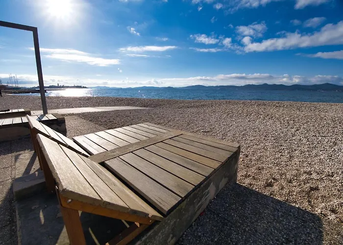 Beach Paradise Apartments *