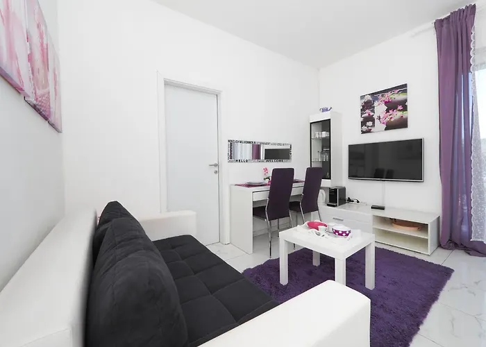 Beach Paradise Apartments *